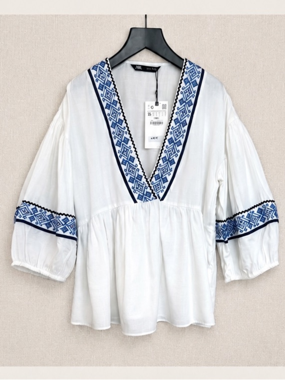 NWT Zara Embroidered V-Neck Blouse White & Blue Size S